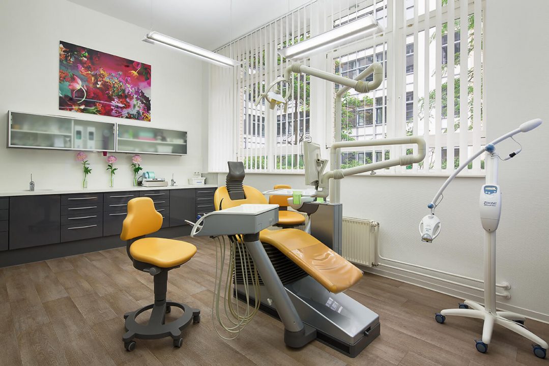 Behandlungszimmer Zahnarztpraxis Priegnitz